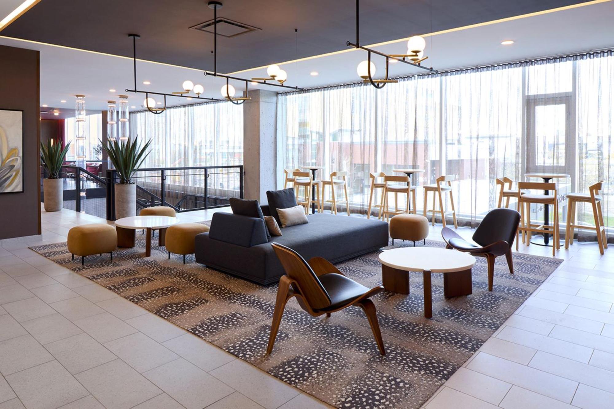 Courtyard By Marriott Montreal Laval Hotel Eksteriør billede
